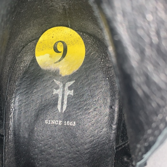 Frye Chelsea Reina Cut Out Ankle Boot-Black size 9 - Picture 6 of 8